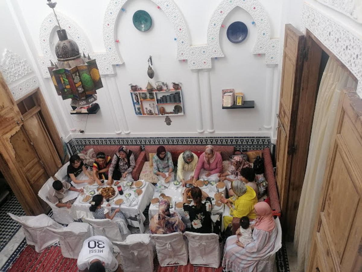 Sendis Dar Hostel Fez Buitenkant foto